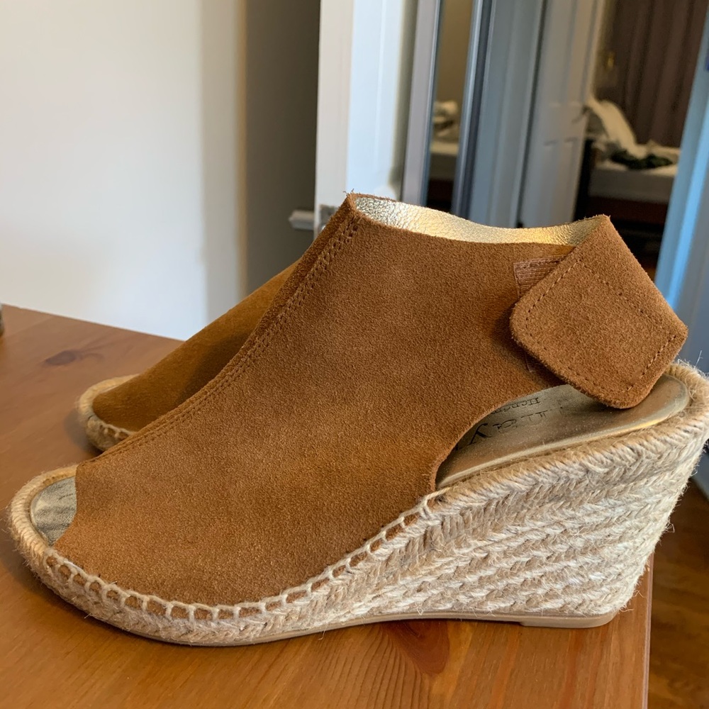 Wedge sandals